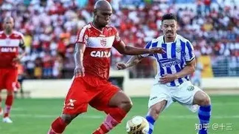 沙尔克球迷对滕尼斯因肉联厂疫情事件表不满